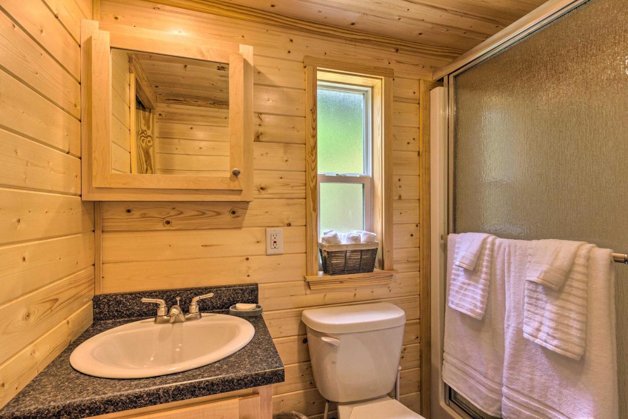 Quaint Mtn Cabin Tiny Living Near Big Adventure Brevard Zewnętrze zdjęcie